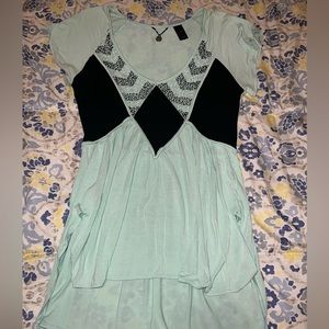 Women’s small BKE boutique top